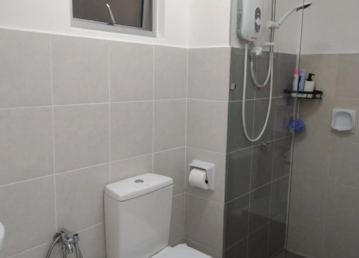 Mamaqarl Homestay Near Klia With Wi-Fi And Transport Sepang Apartment