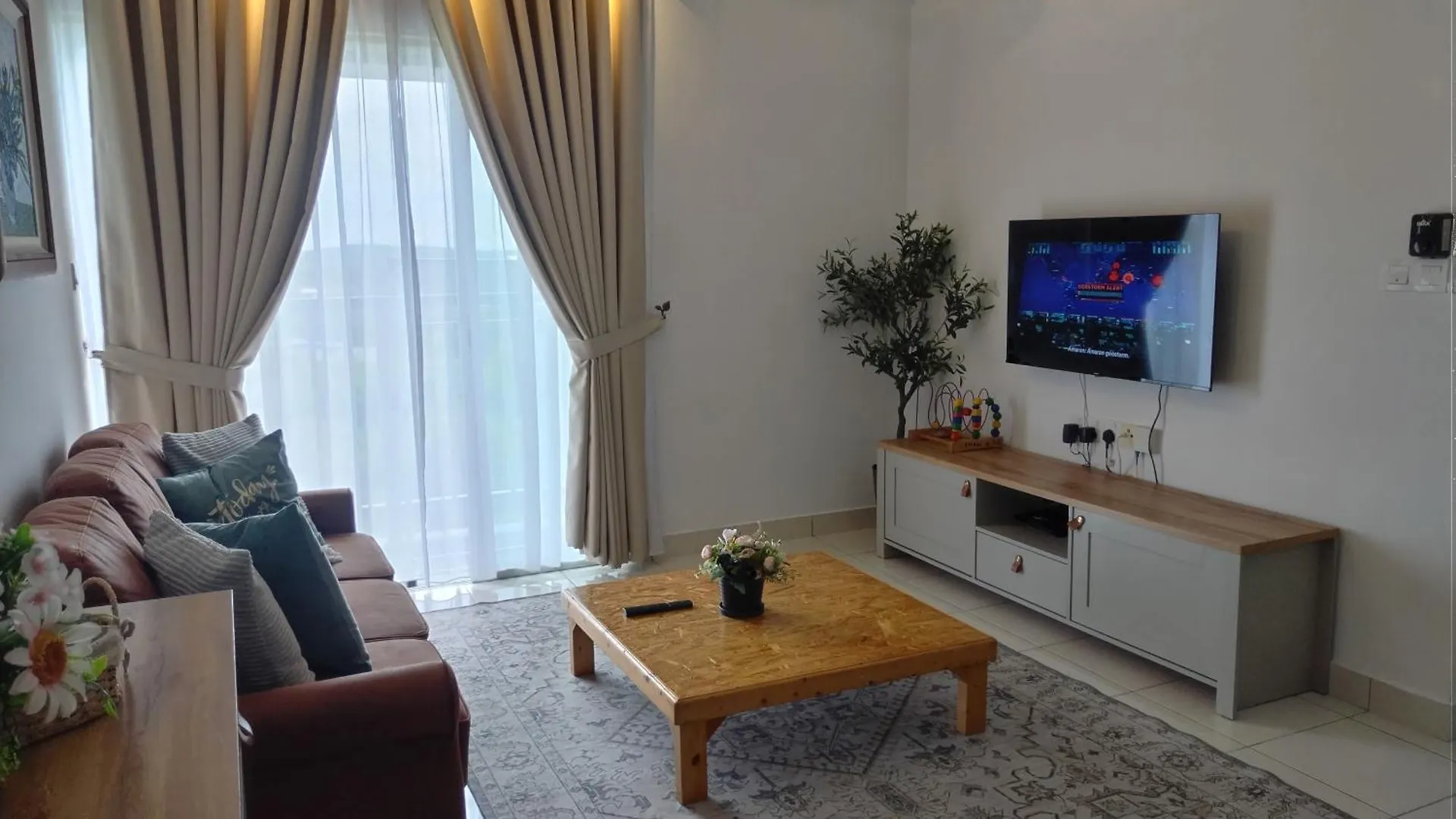 Apartment Mamaqarl Homestay Near Klia With Wi-Fi And Transport Sepang